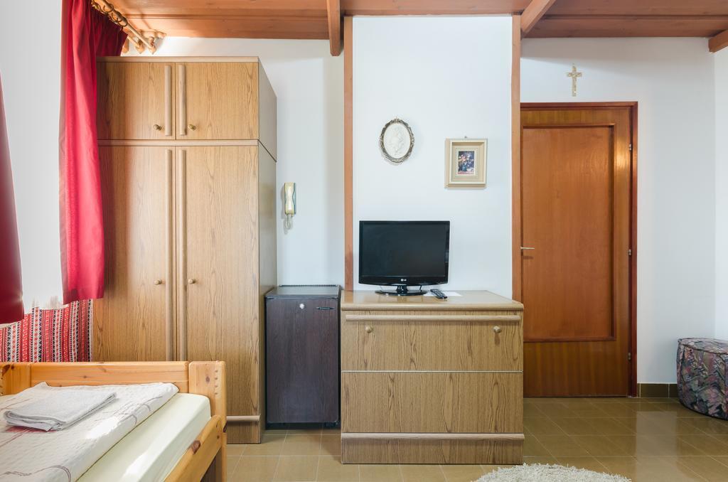 Familia Panzio Hotel Pannonhalma Kültér fotó